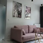 El Apartments - Polaris