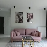 El Apartments - Polaris